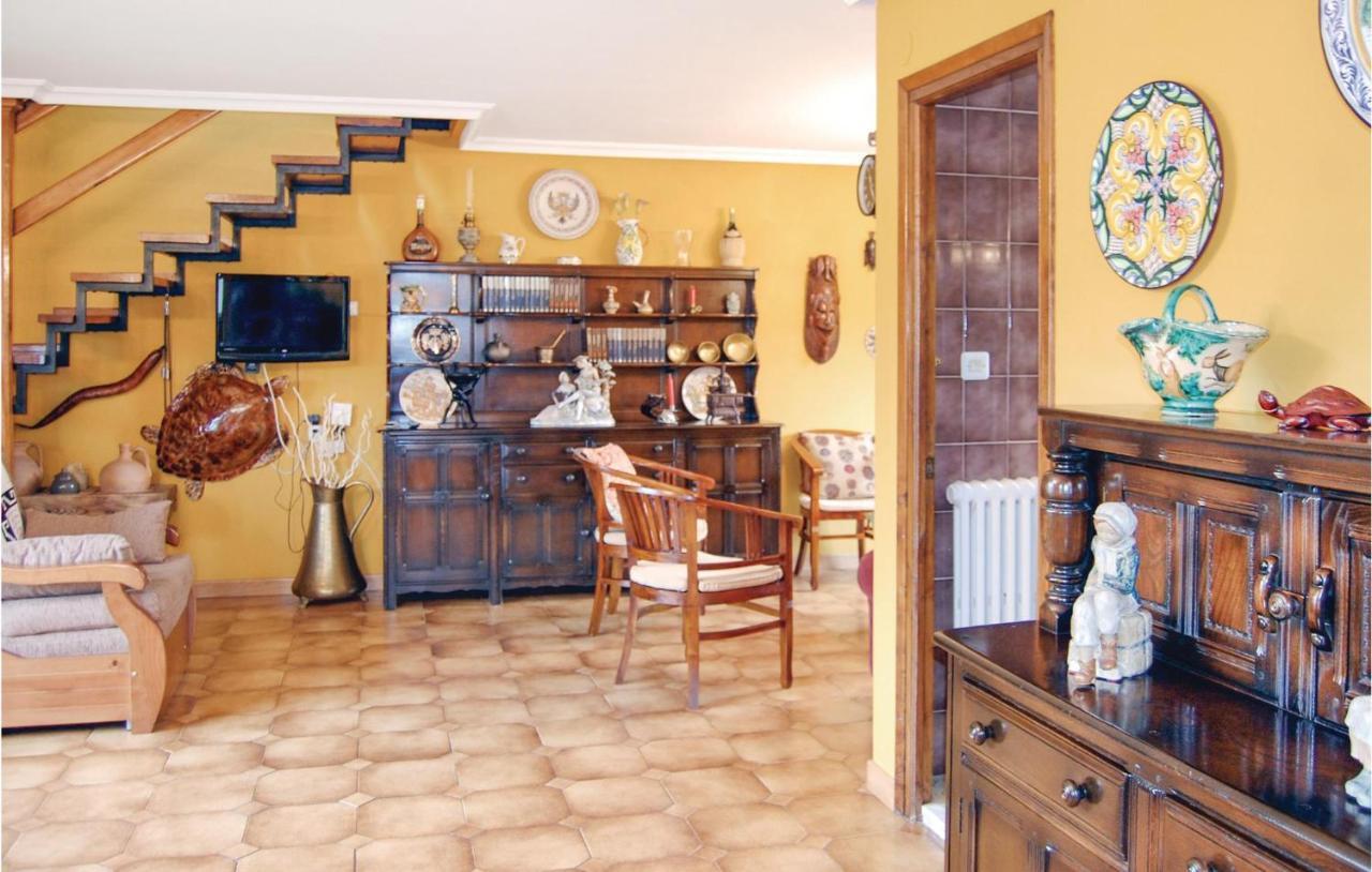 Gorgeous Home In Pilona With Kitchen La Pinera المظهر الخارجي الصورة